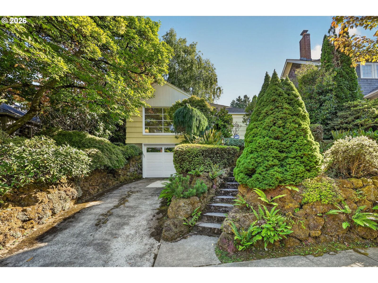 Property Photo: 4116 NE Hazelfern Pl OR 97232