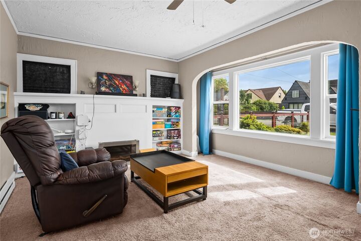 Property Photo:  2412  Aberdeen Avenue  WA 98520 