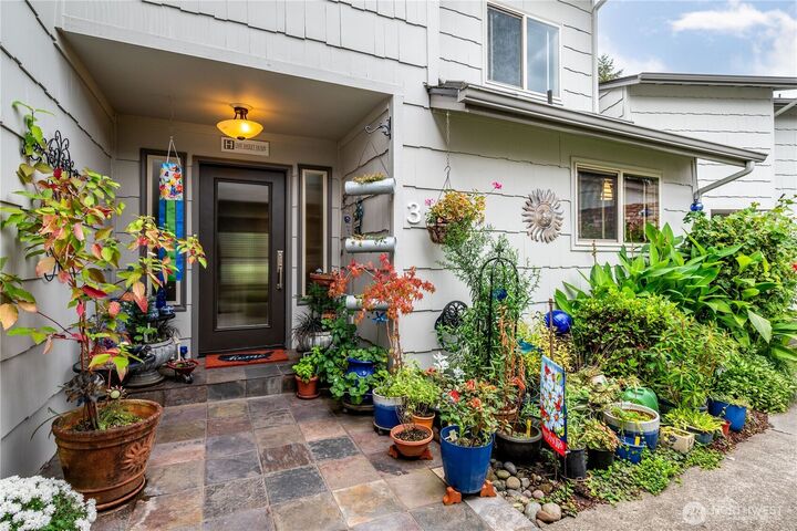 Property Photo:  2353  40th Ave 3  WA 98632 