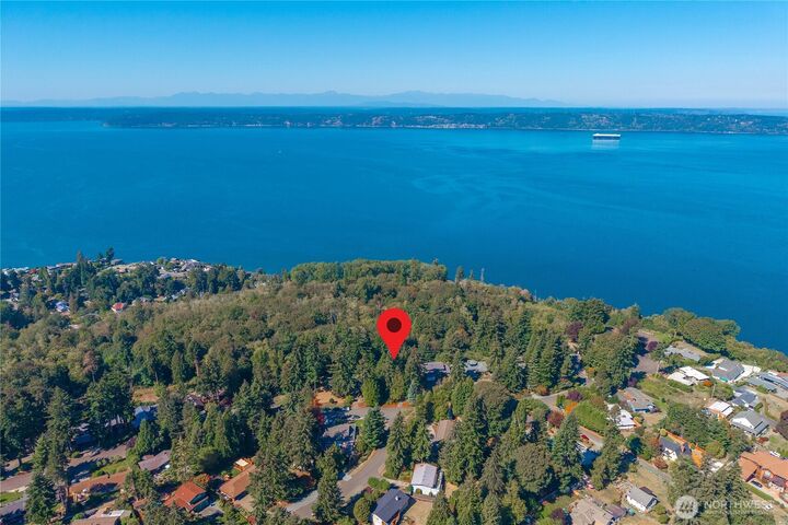 Property Photo:  30017  24th Avenue SW  WA 98023 