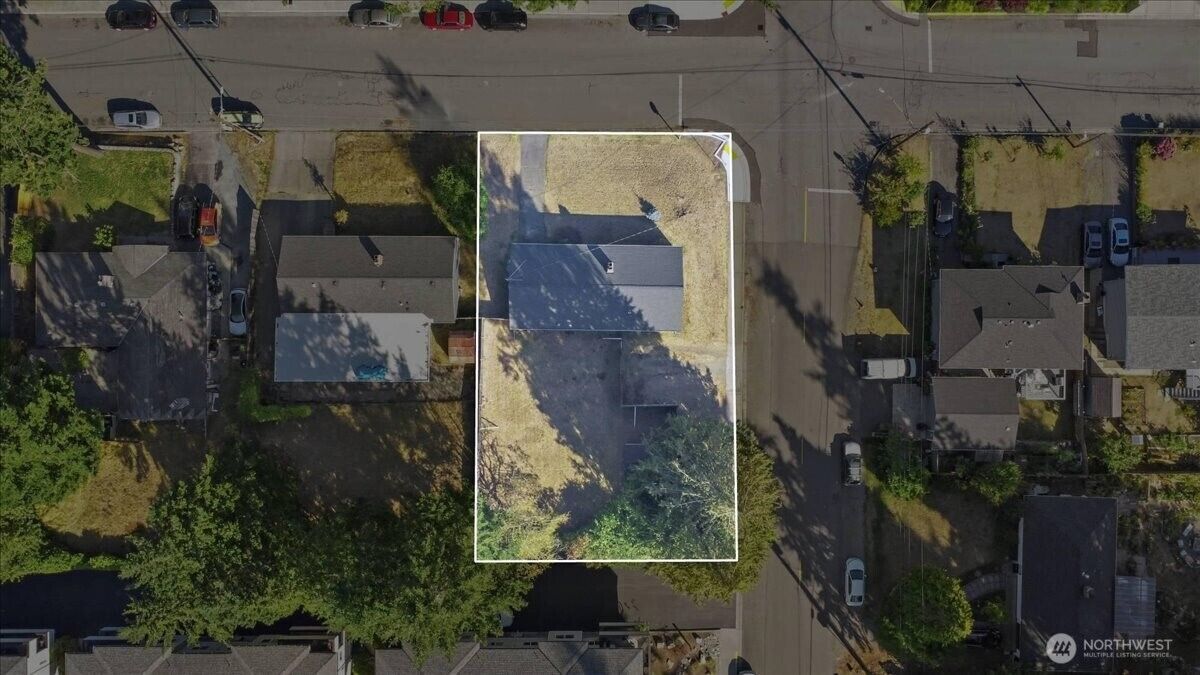 Property Photo:  20926  74th Avenue W  WA 98026 