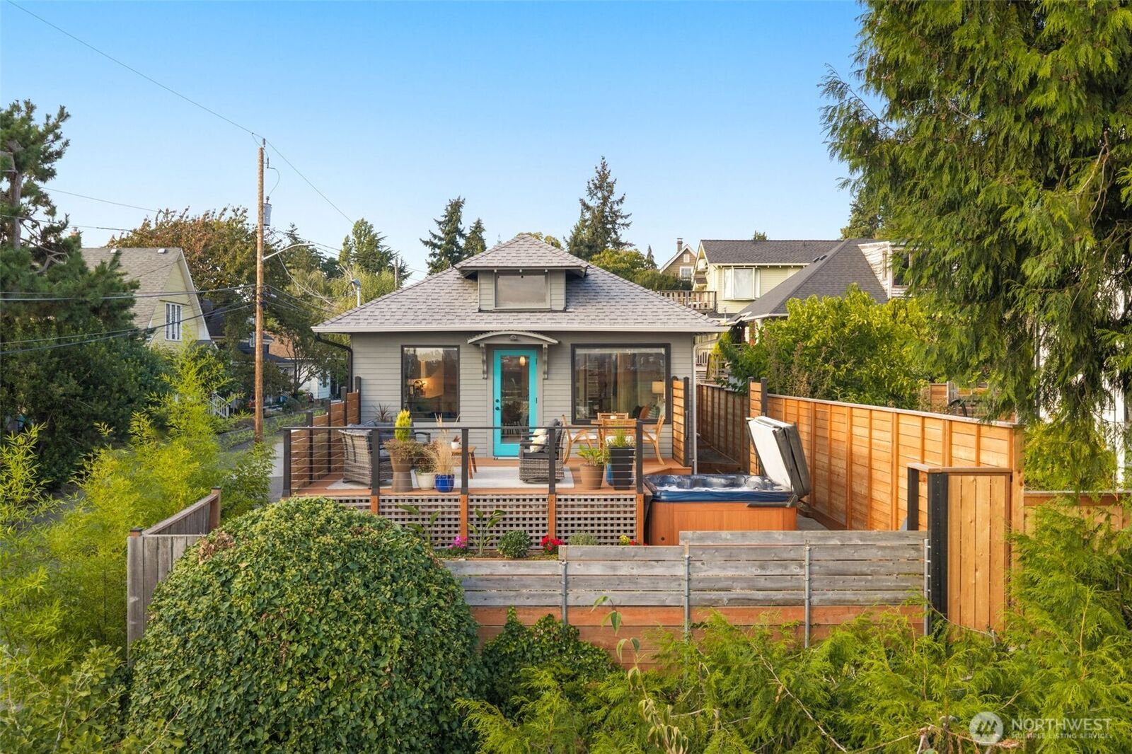Property Photo: 3516 Carr Place N WA 98103