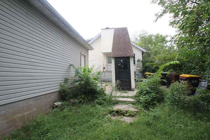 Property Photo: 1617 Montague Street IL 61102