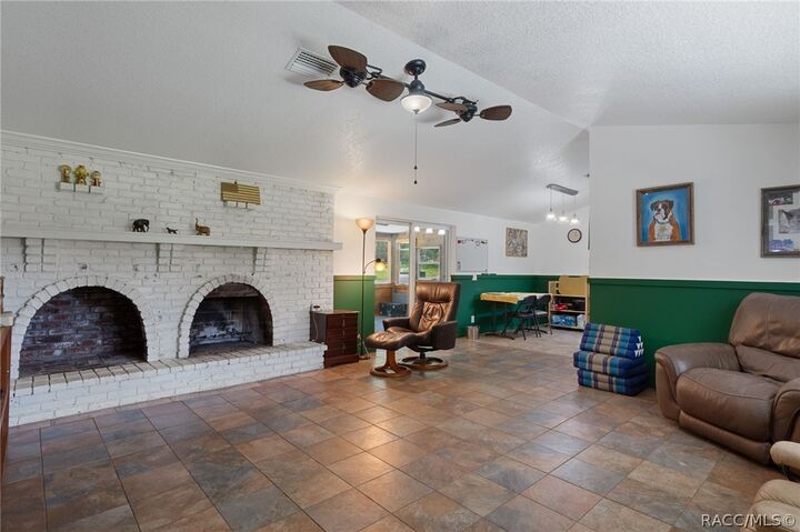 Property Photo: 977 S Bea Avenue FL 34452