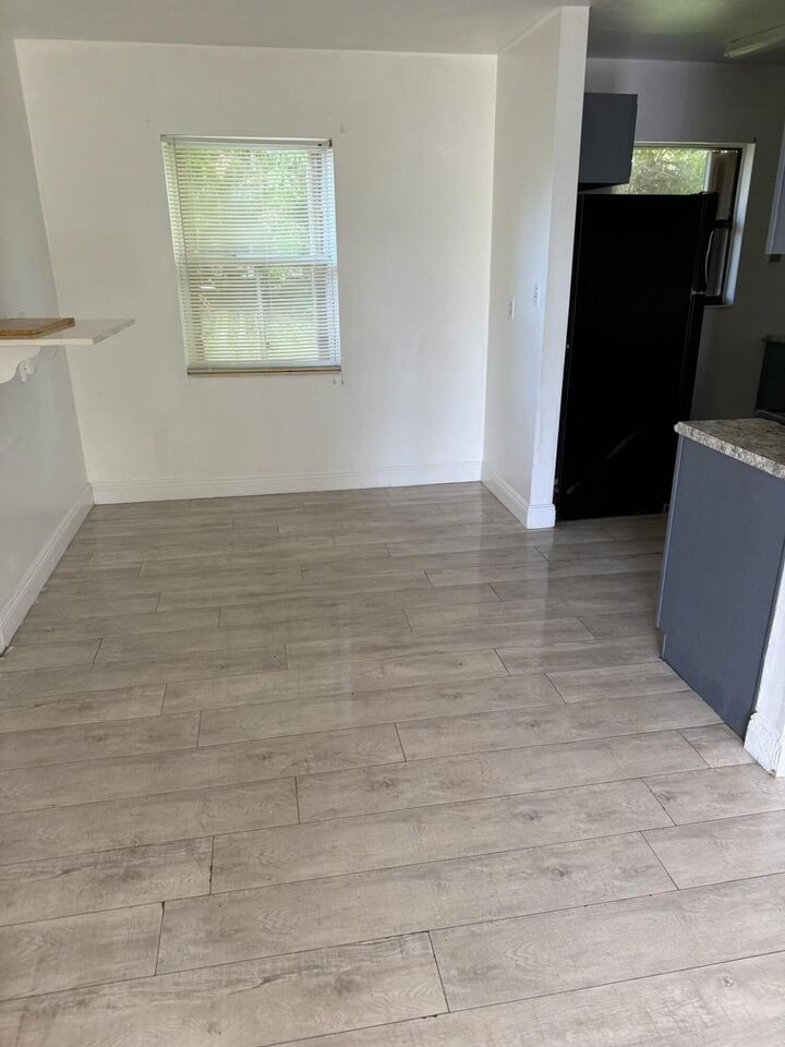 Property Photo: 815 King Orange Drive FL