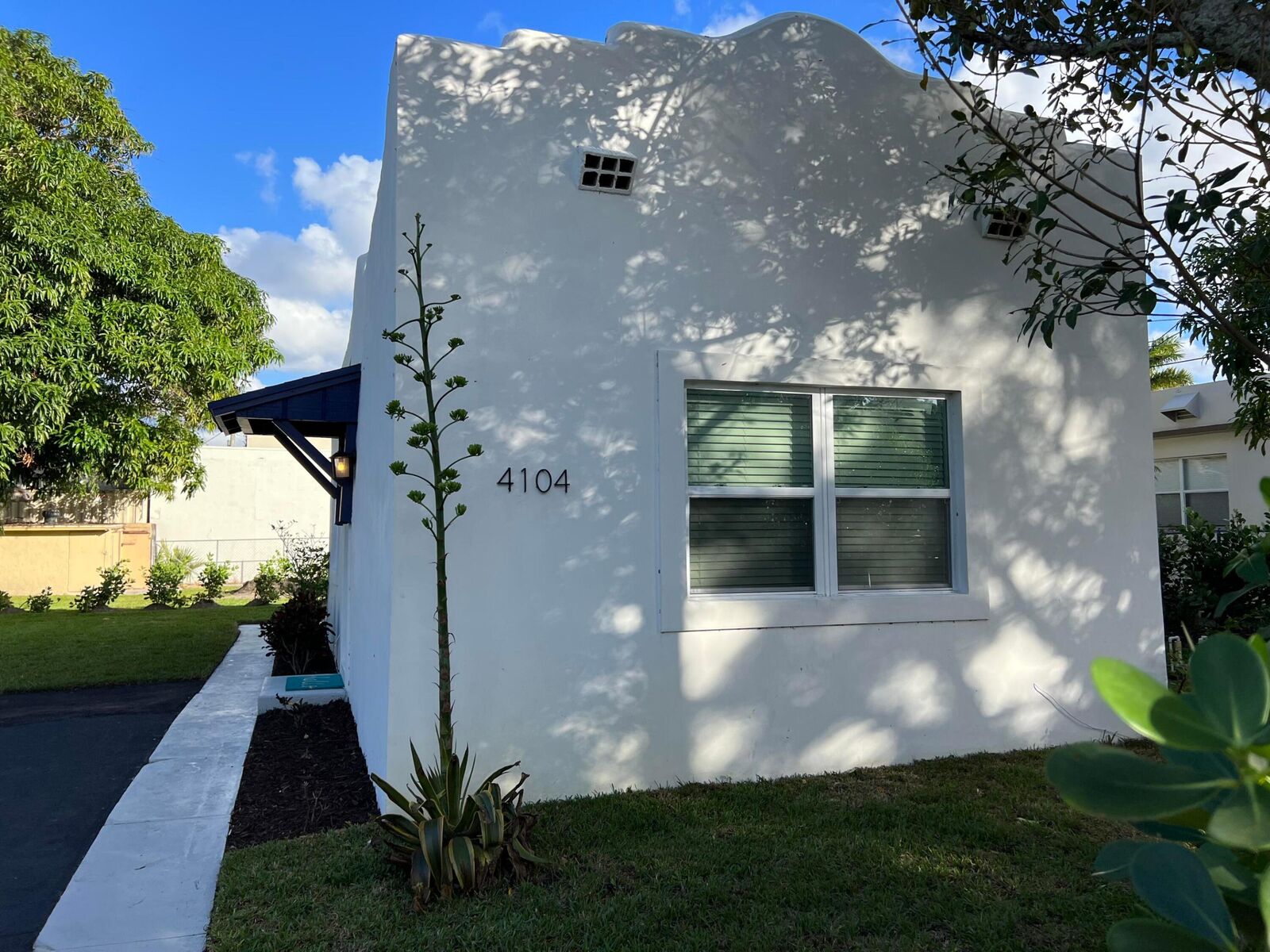 Property Photo: 4104 Garden Avenue FL 33405