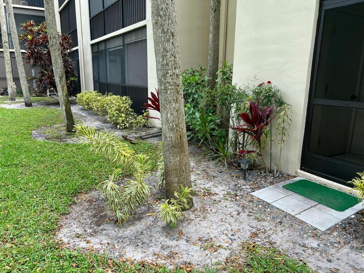 Property Photo: 5220 Las Verdes Circle 101 FL 33484