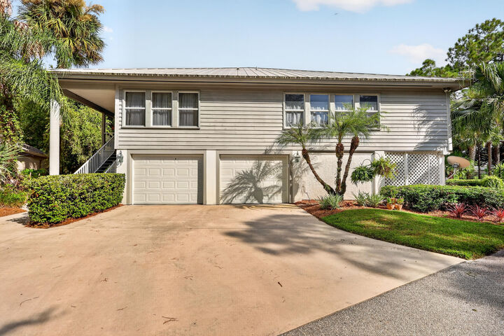 Property Photo:  7194 Hawks View Trail  FL 34986 