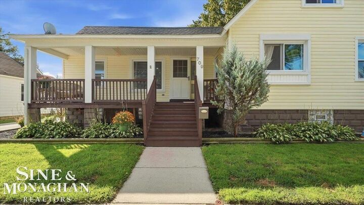Property Photo: 709 Robertson Street MI 48039