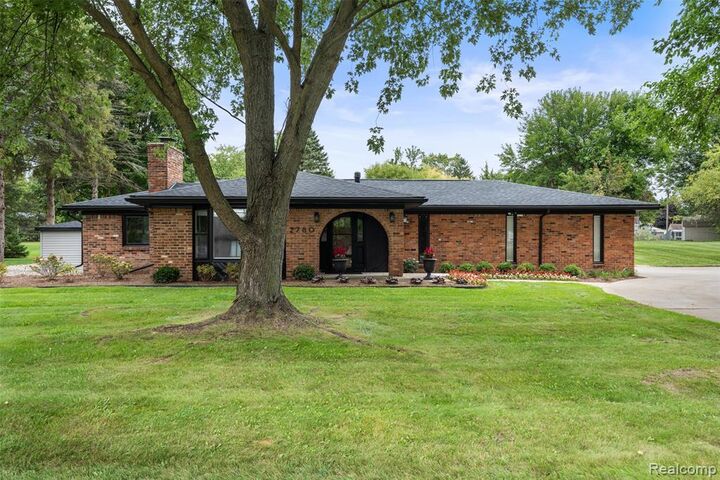 Property Photo:  2780 Candlewick Drive  MI 48359 