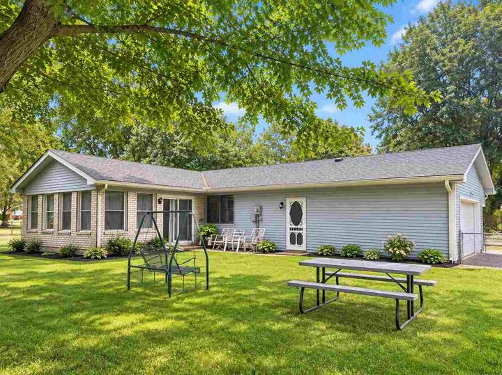 Property Photo:  605 Colony Dr  IN 47331 