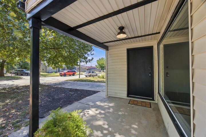Property Photo:  2522 E Audrey St  KS 67219 