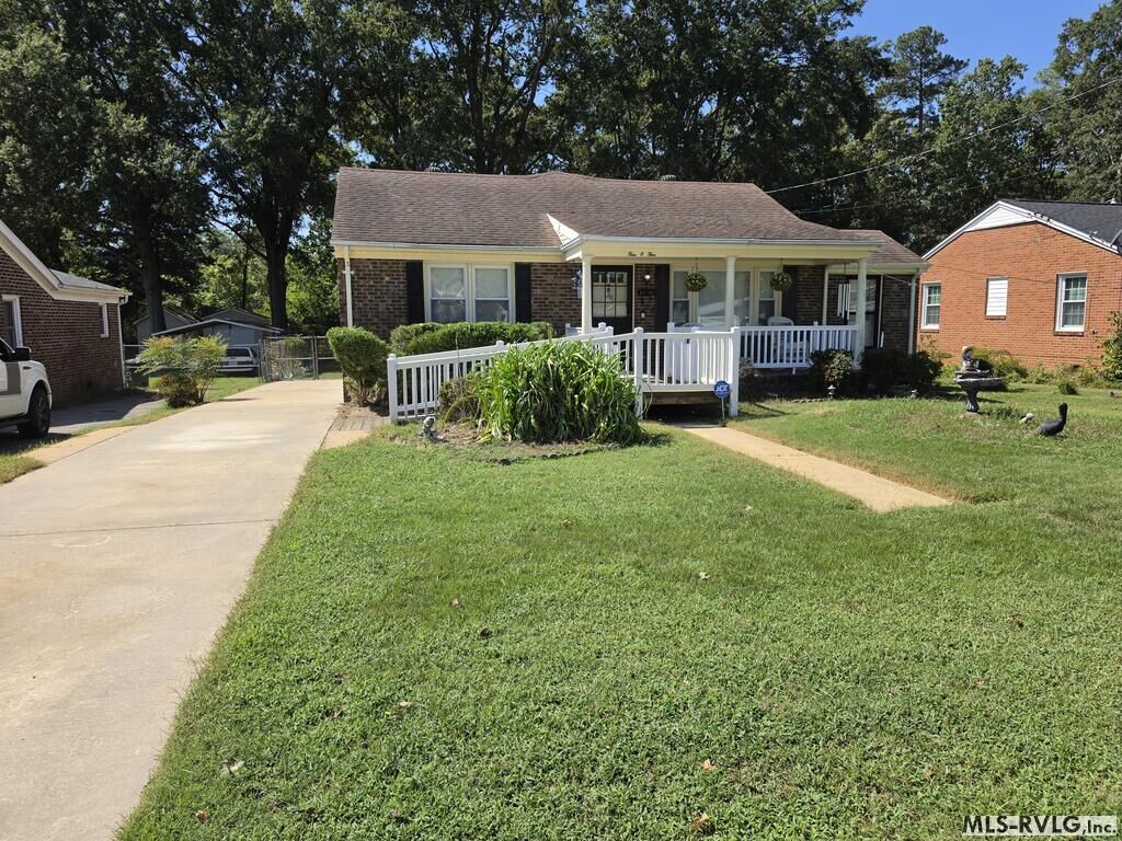 Property Photo:  405 15th St  NC 27870 