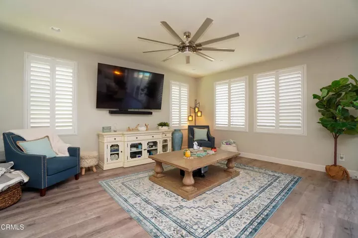 Property Photo:  543 Platte Way  CA 93036 