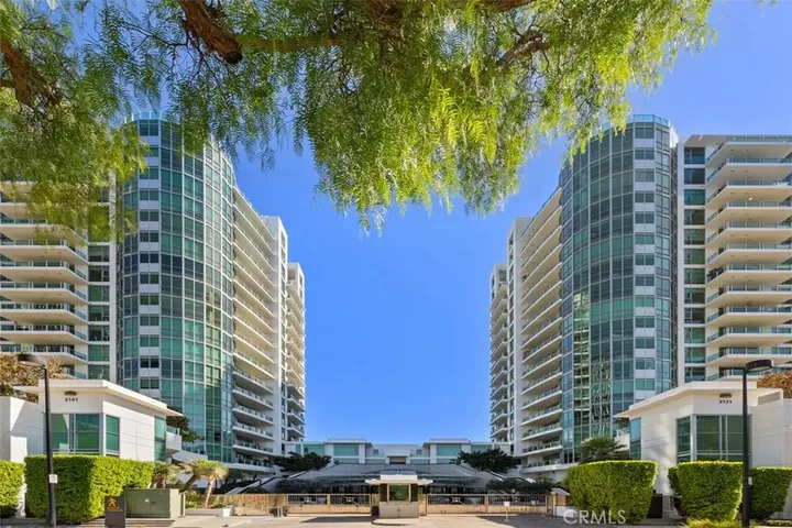 Property Photo:  3131 Michelson 1601  CA 92612 