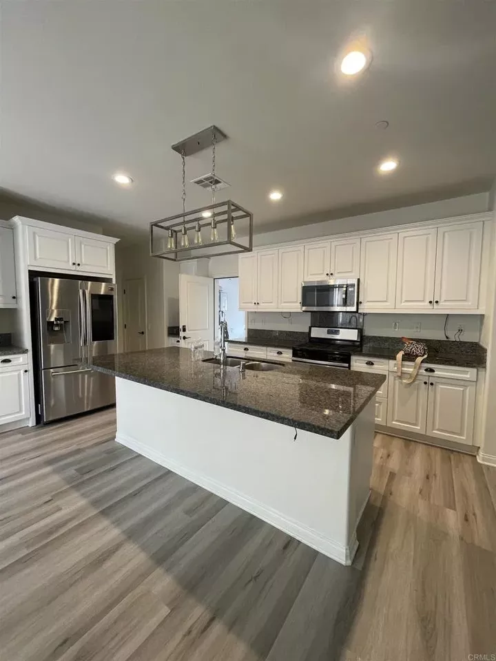 Property Photo:  1079 Calle Deceo  CA 91913 