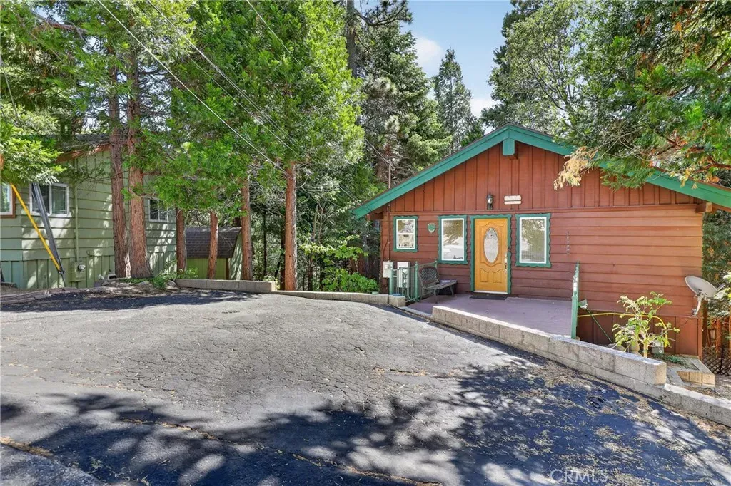 Property Photo: 1147 Jungfrau Drive CA 92325