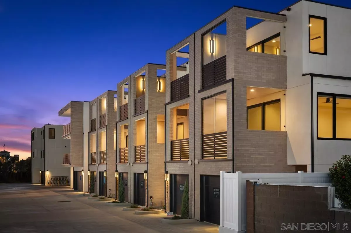 Property Photo: 4200 Tonopah St CA 92110