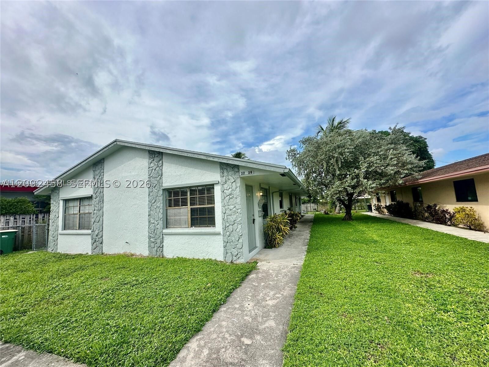 Property Photo:  3739 SE 15 St 1  FL 33004 