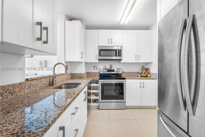 Property Photo:  520 SE 5th Ave 2713  FL 33301 