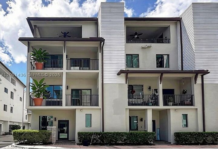 Property Photo:  4720 NW 84th Ct  FL 33166 
