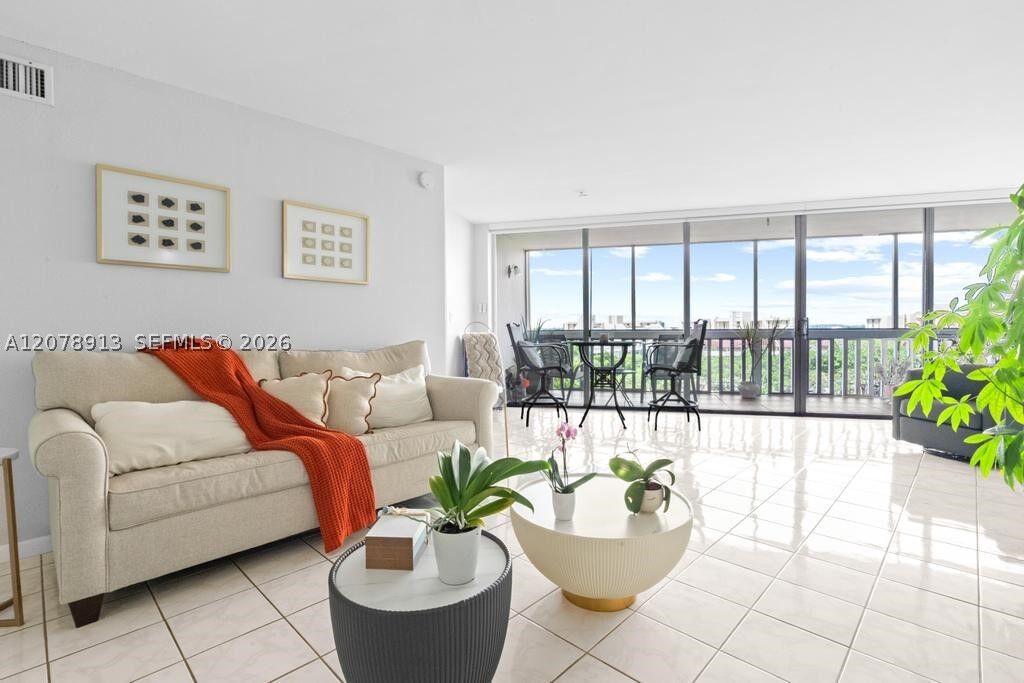 Property Photo: 6901 Environ Blvd 7F FL 33319