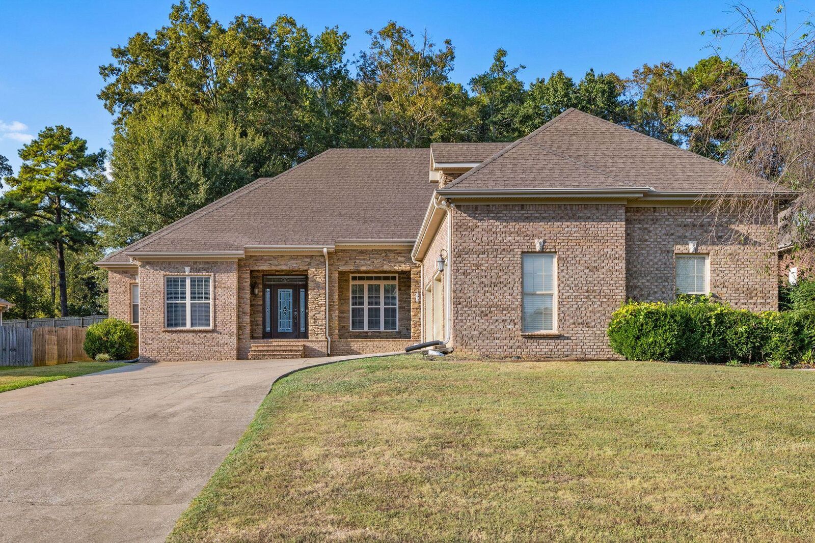 Property Photo: 501 Koger St AL 35645