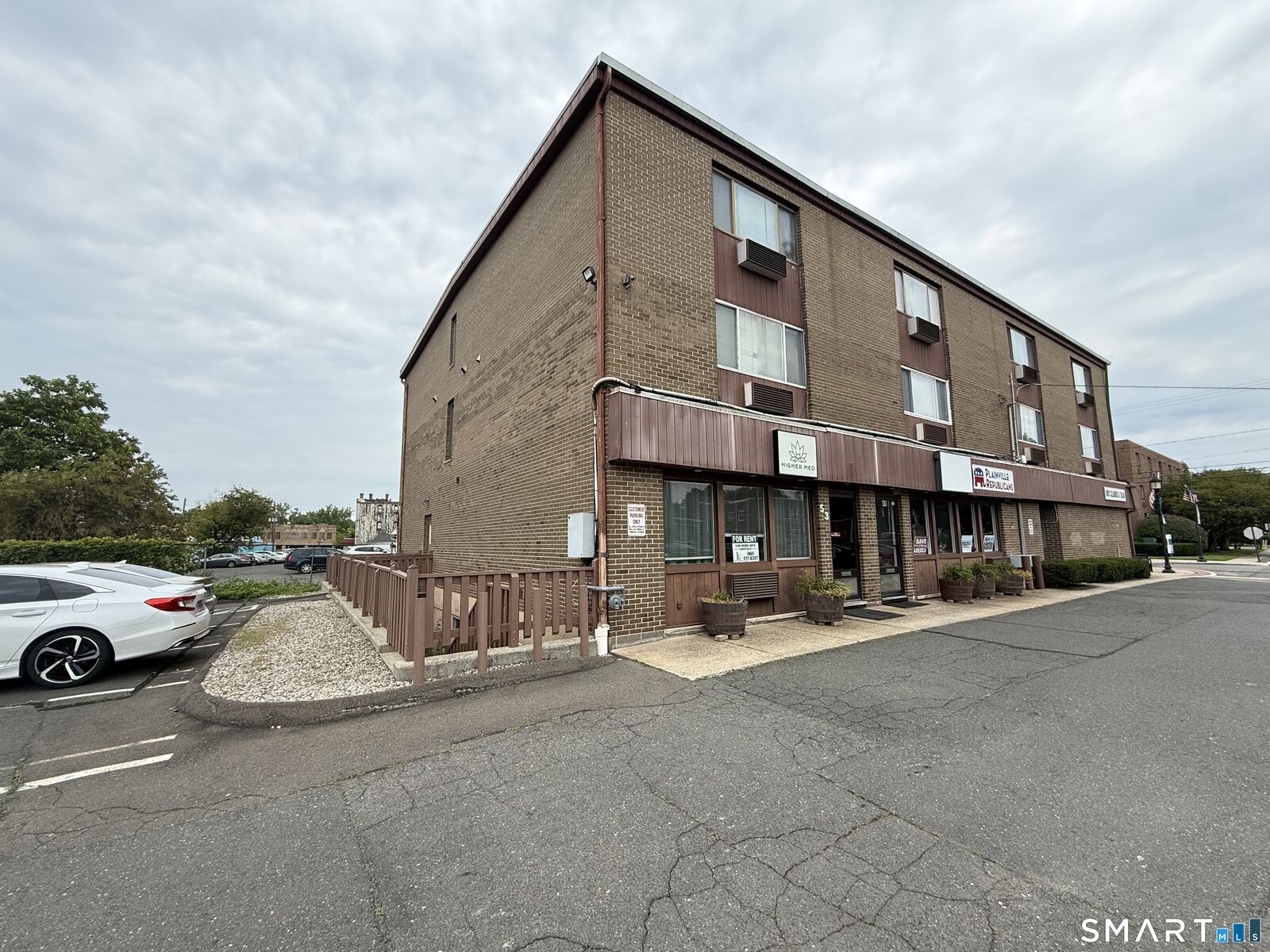 Property Photo: 53 Whiting Street CT 06062