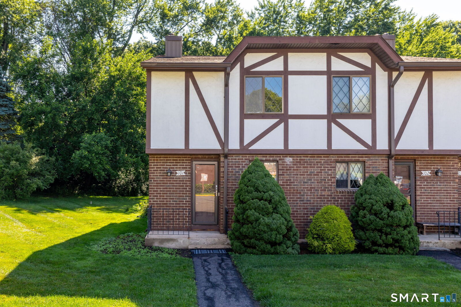 Property Photo:  101 Cedar Hollow Drive 101  CT 06067 