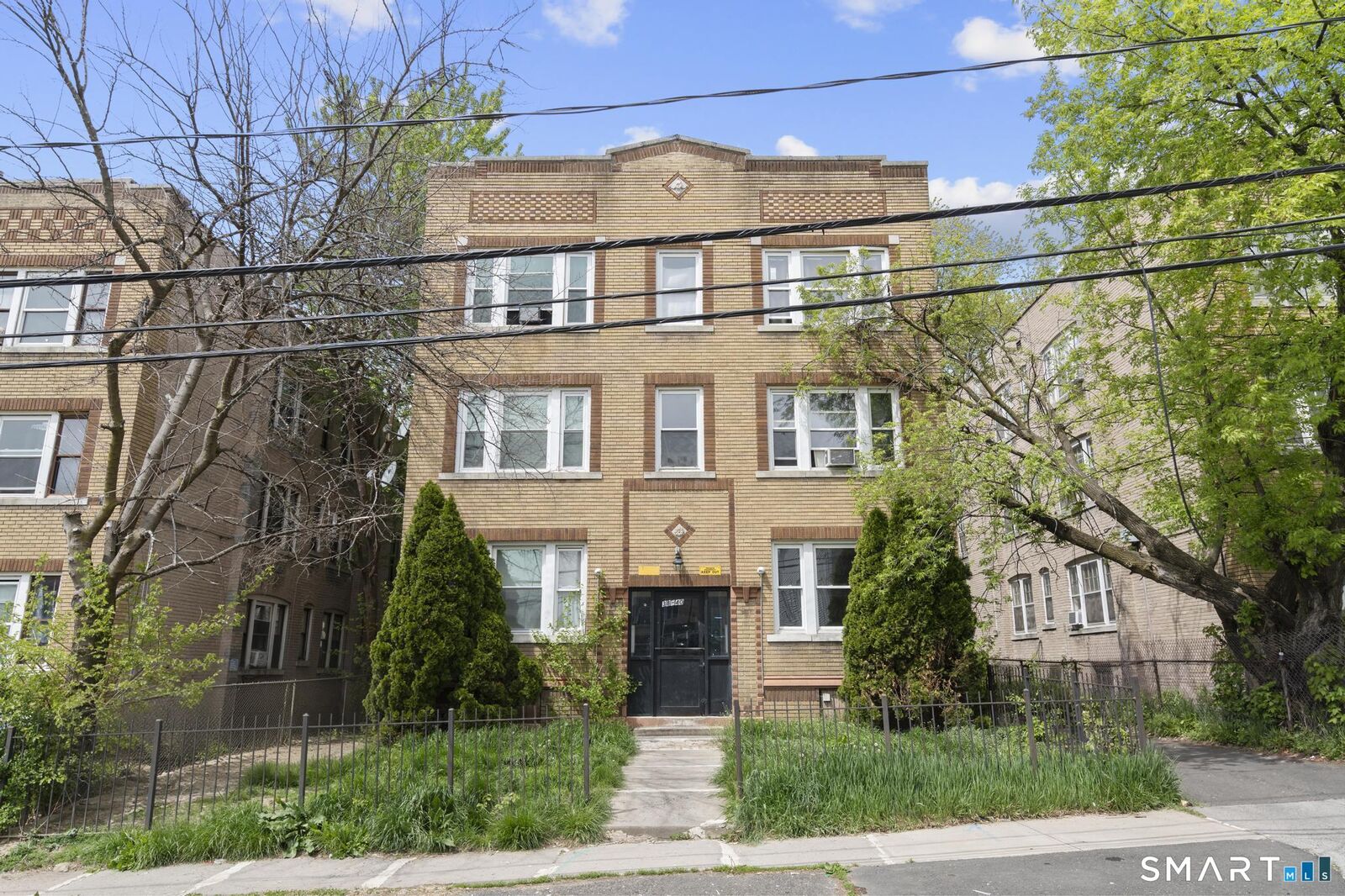 Property Photo:  38-40 Redding Street  CT 06114 