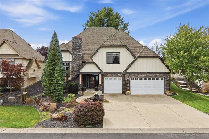 Property Photo: 804 S Shelley Lake Ln WA 99037
