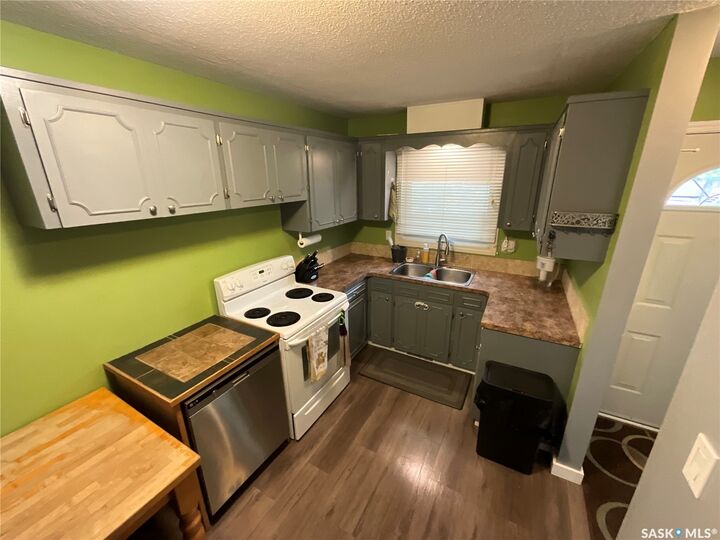 Property Photo:  29 McMurchy Avenue  SK S4R 3G3 