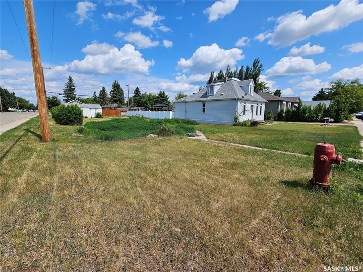 Property Photo:  297 2nd Avenue W  SK S0K 4L0 