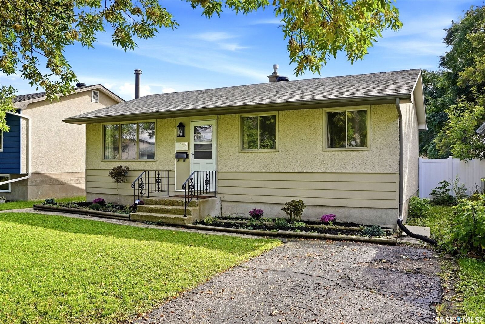 Property Photo:  187 Read Avenue  SK S4T 6R3 