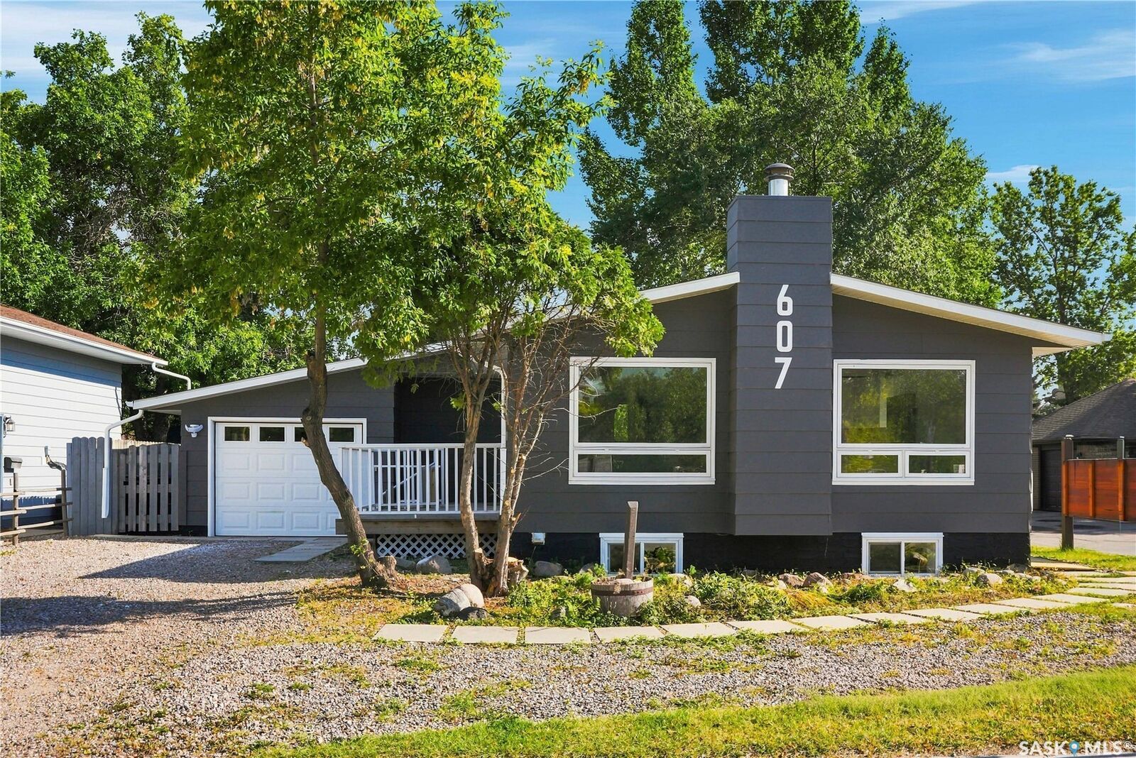 Property Photo:  607 Lenore Drive  SK S7K 5G7 