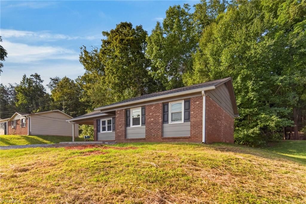 Property Photo:  220 Mountview Drive  NC 27028-2837 