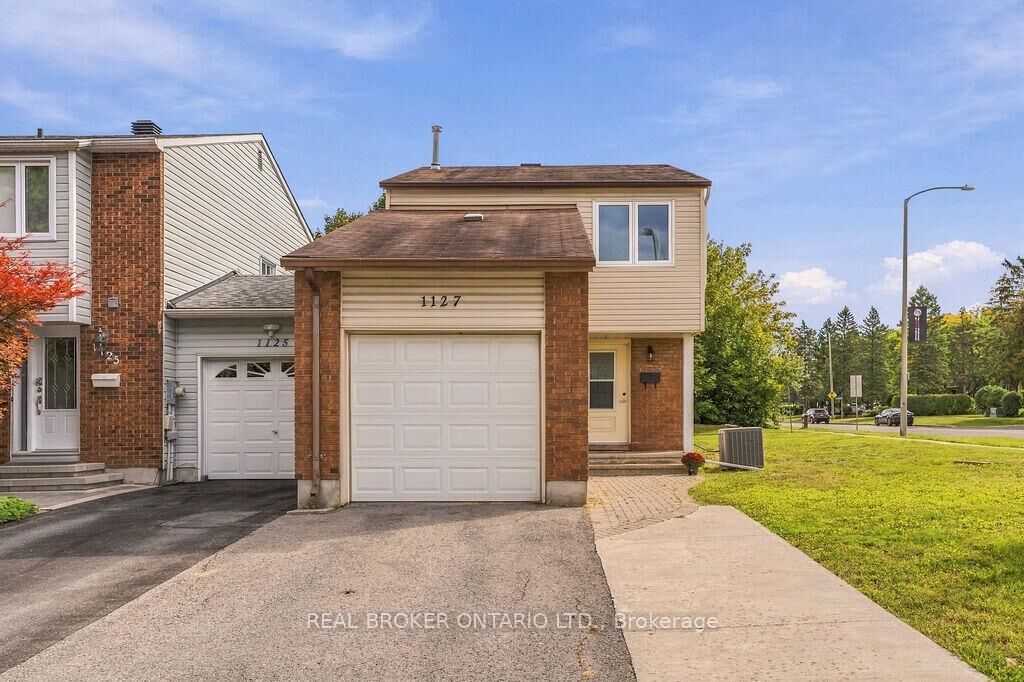 Property Photo: 1127 Avignon Court ON K1C 2M2