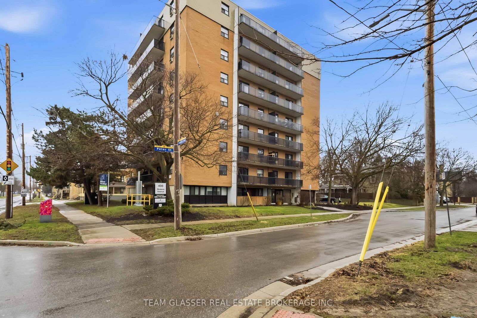 Property Photo: 498 Queens Avenue 802 ON N6B 3K9