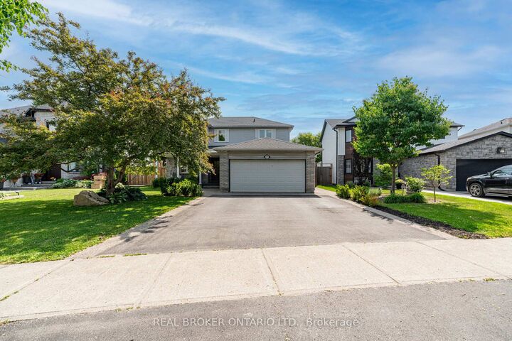 Property Photo:  1879 Ashwood Avenue  ON L9S 1W1 
