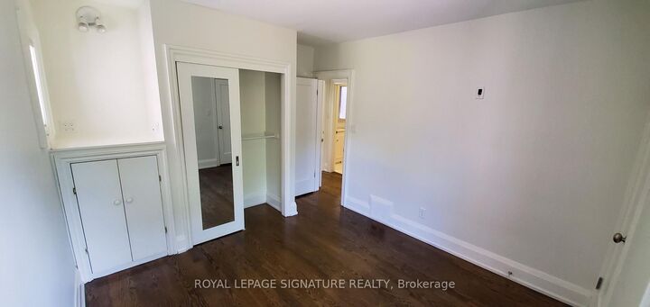Property Photo:  118 Parkhurst Boulevard  ON M4G 2E7 