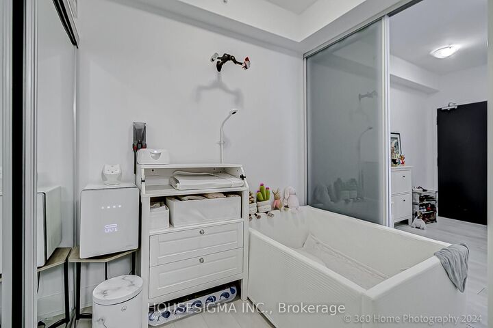 Property Photo:  2916 Highway 7 Road W 3105  ON L4K 0K6 