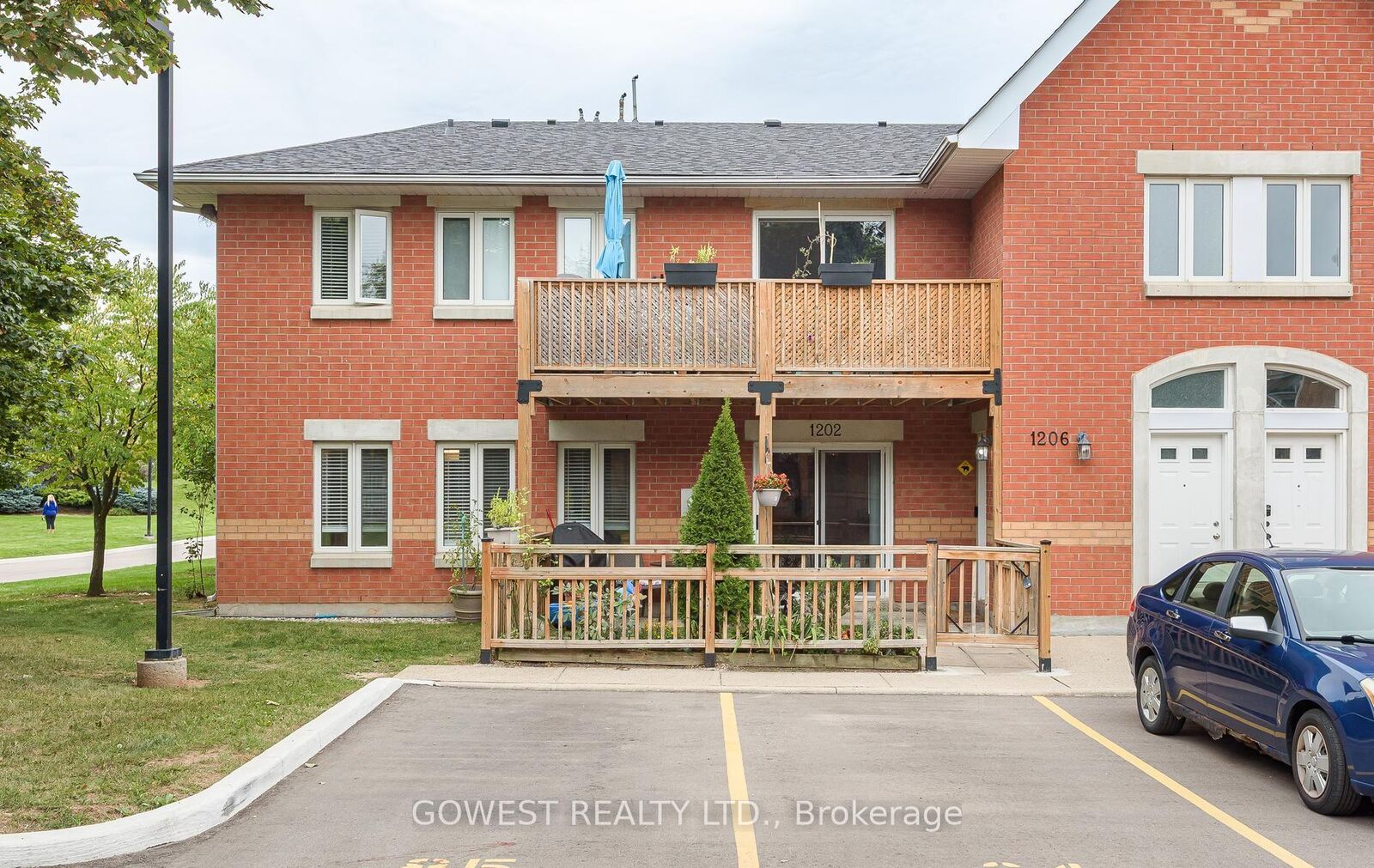 Property Photo: 4140 Foxwood Drive 1202 ON L7M 4R4