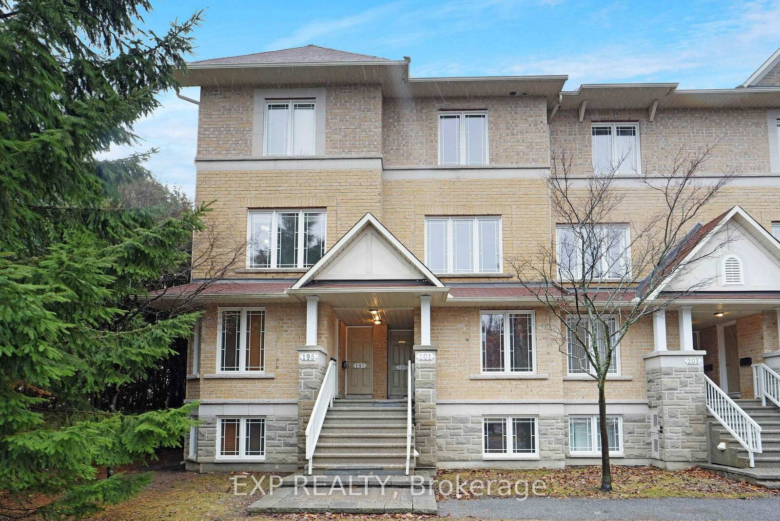 Property Photo:  201 Paseo Private 14  ON K2G 4N7 