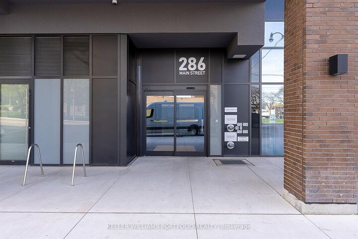 Property Photo:  286 Main Street 811  ON M4C 0B3 