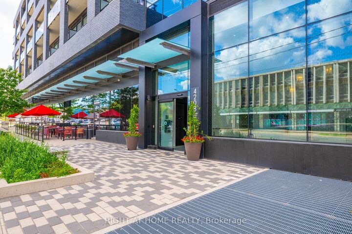 Property Photo:  4208 Dundas Street W 414  ON M8X 1Y6 