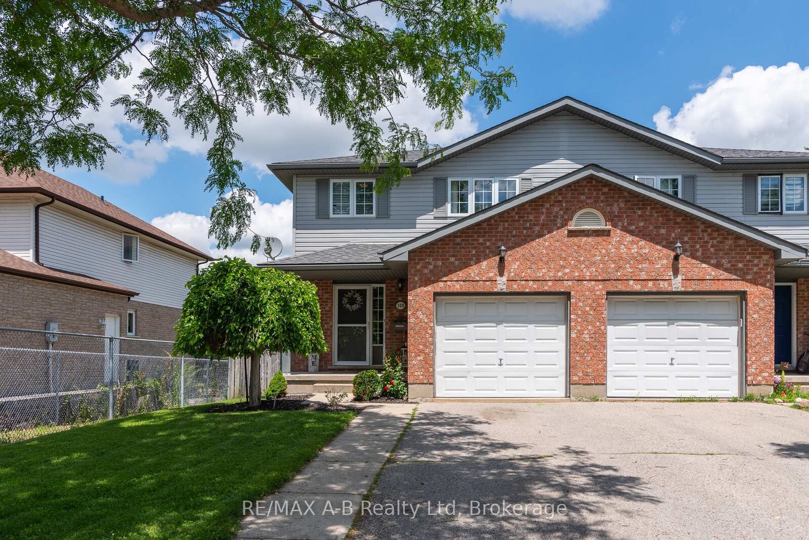 Property Photo:  108 Walsh Crescent  ON N5A 7X7 