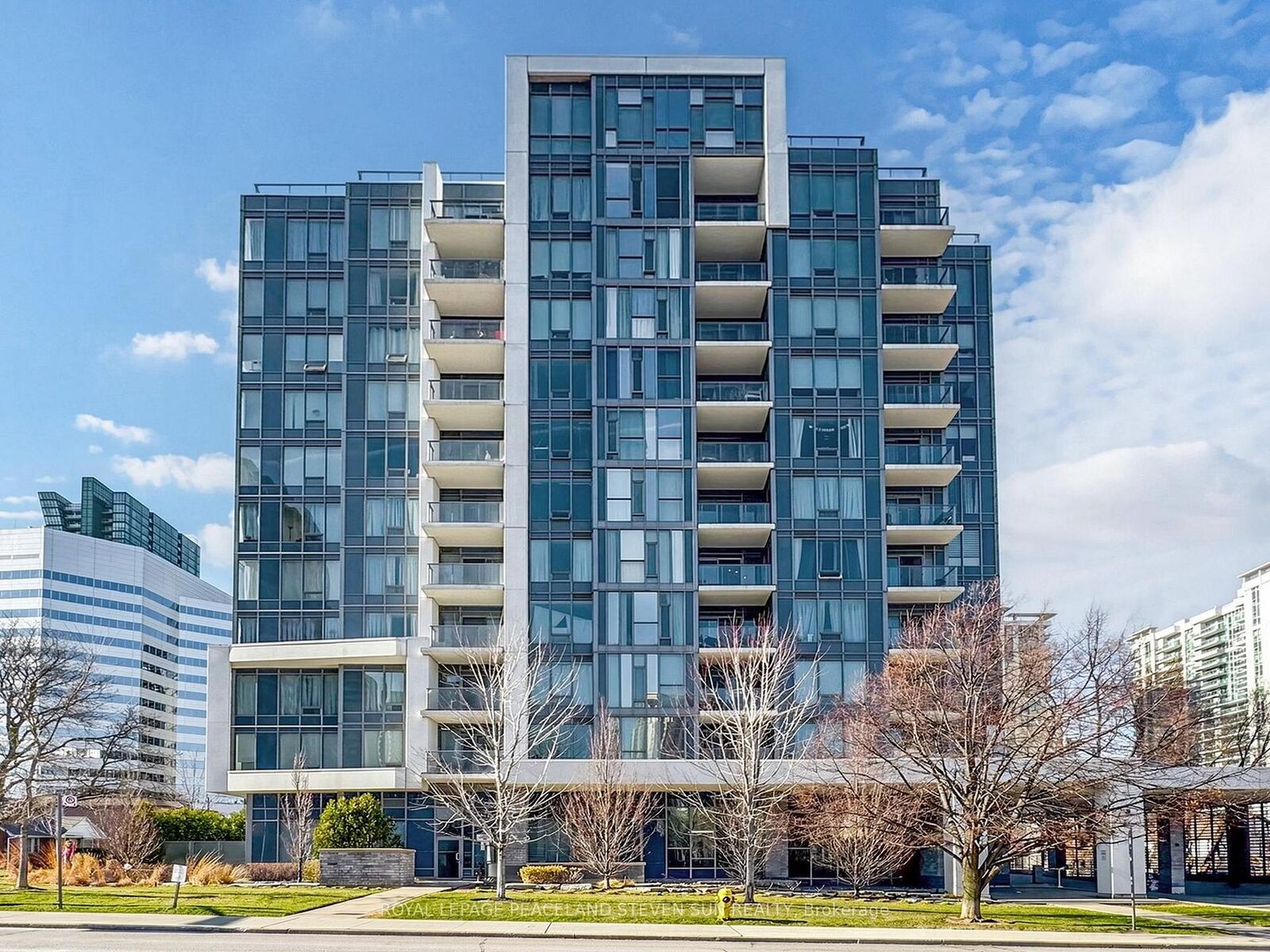 Property Photo:  28 Avondale Avenue 601  ON M2N 0K2 