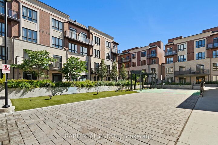 Property Photo:  4045 Hickory Drive 15  ON L4W 0G6 