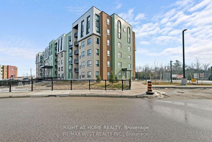 Property Photo:  113-5 Chef Lane  ON L9J 0J8 