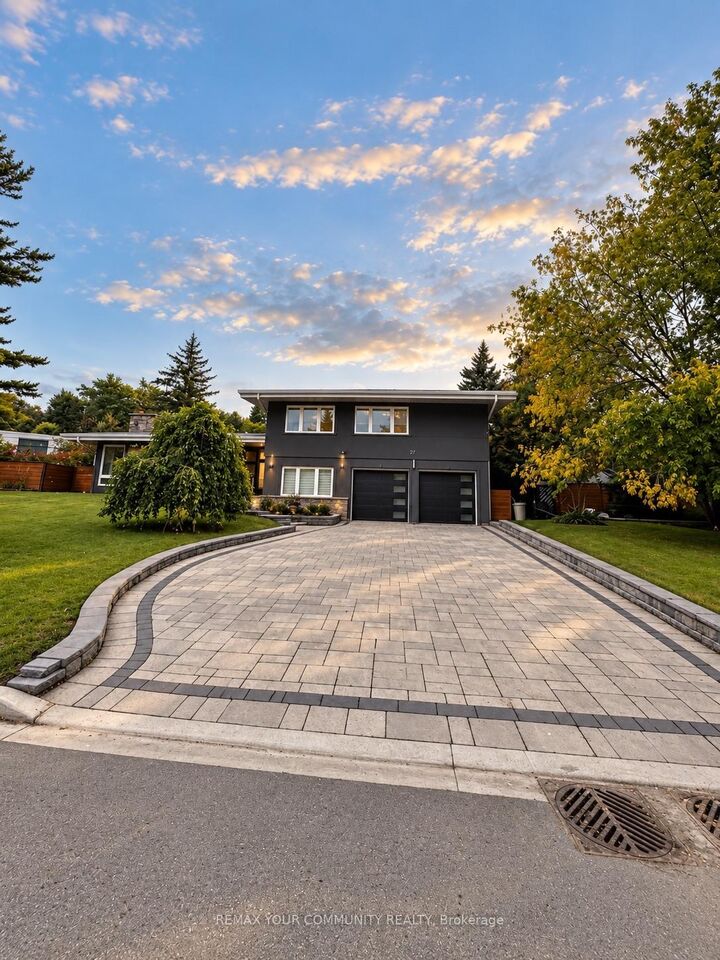 Property Photo:  27 Artinger Court  ON M3B 1J9 